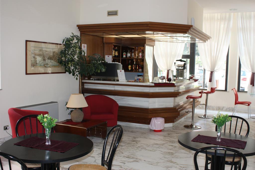 Hotel Mediterraneo เคียนเชียโนแตร์เม ภายนอก รูปภาพ
