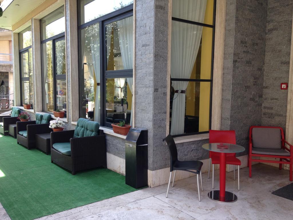 Hotel Mediterraneo เคียนเชียโนแตร์เม ภายนอก รูปภาพ