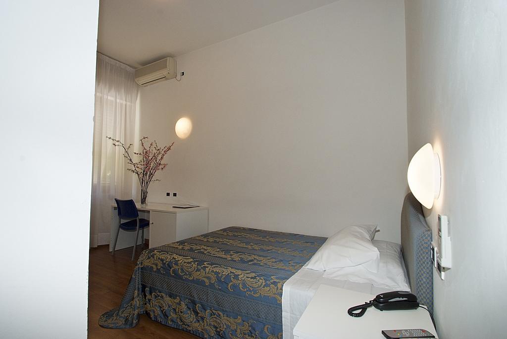 Hotel Mediterraneo เคียนเชียโนแตร์เม ห้อง รูปภาพ